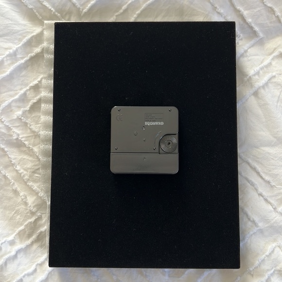 Bulova picture frame - Picture 5 of 5